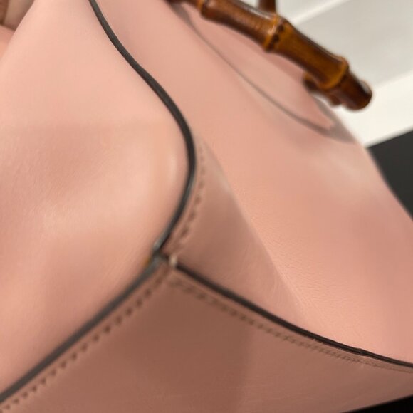 Gucci Medium Nymphaea Top Handle 2-way Bag Preloved in Good Condition  (124487) - Picture 9 of 14